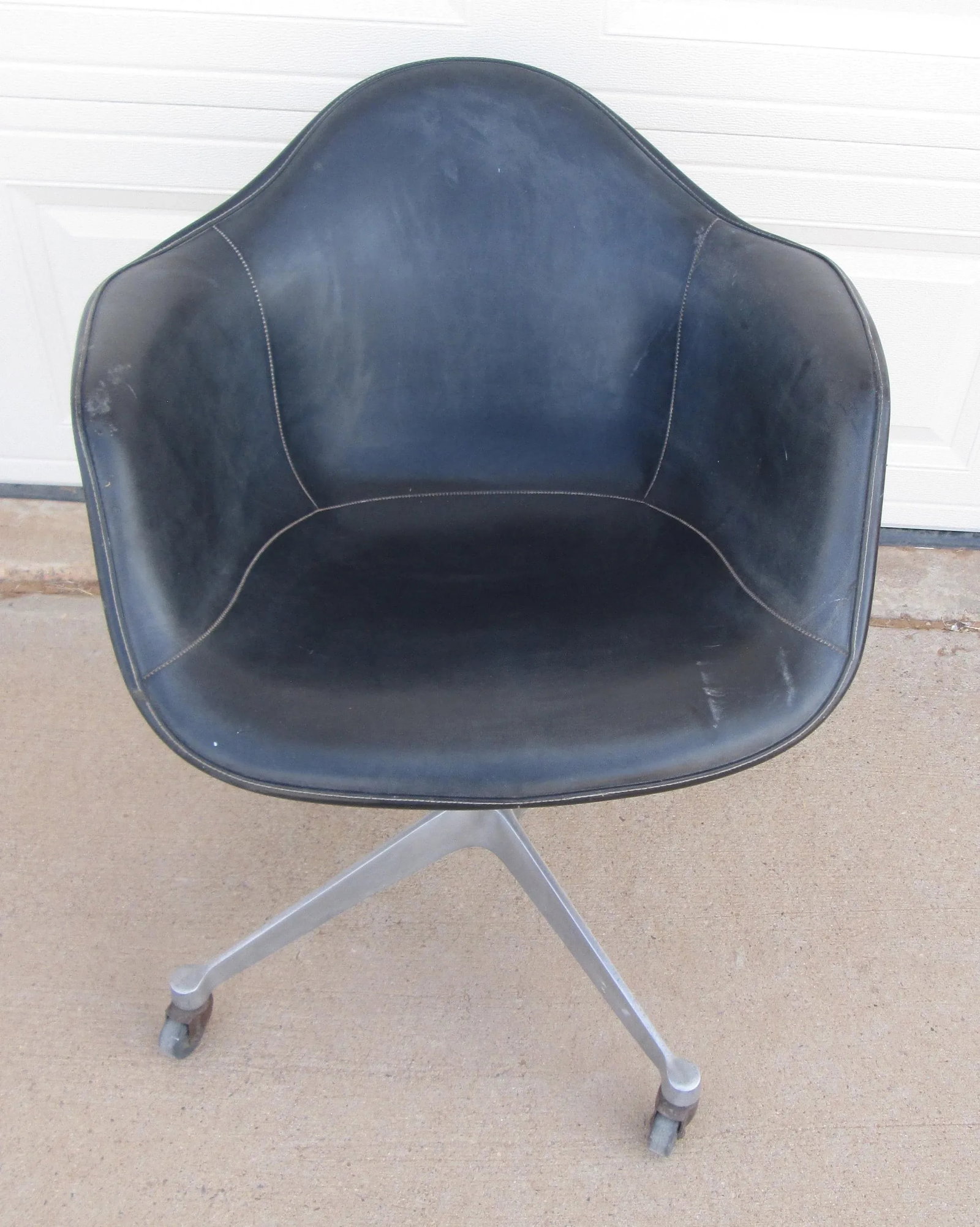 Mid 20th Century Eames Herman Miller Dat 1 Fiberglas Shell Swivel Tilt Desk Chair - 8