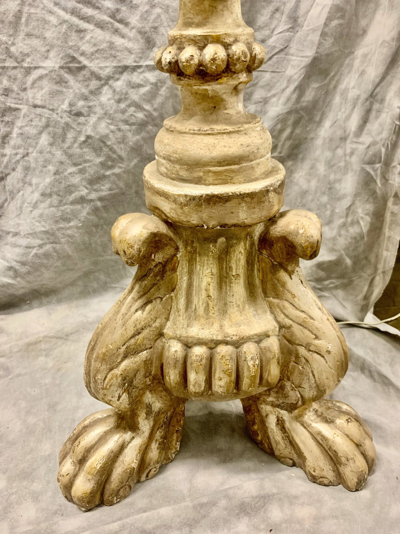 1990s Carved and Gilded Floor Lamp With Gilded Parchment Shade - 2