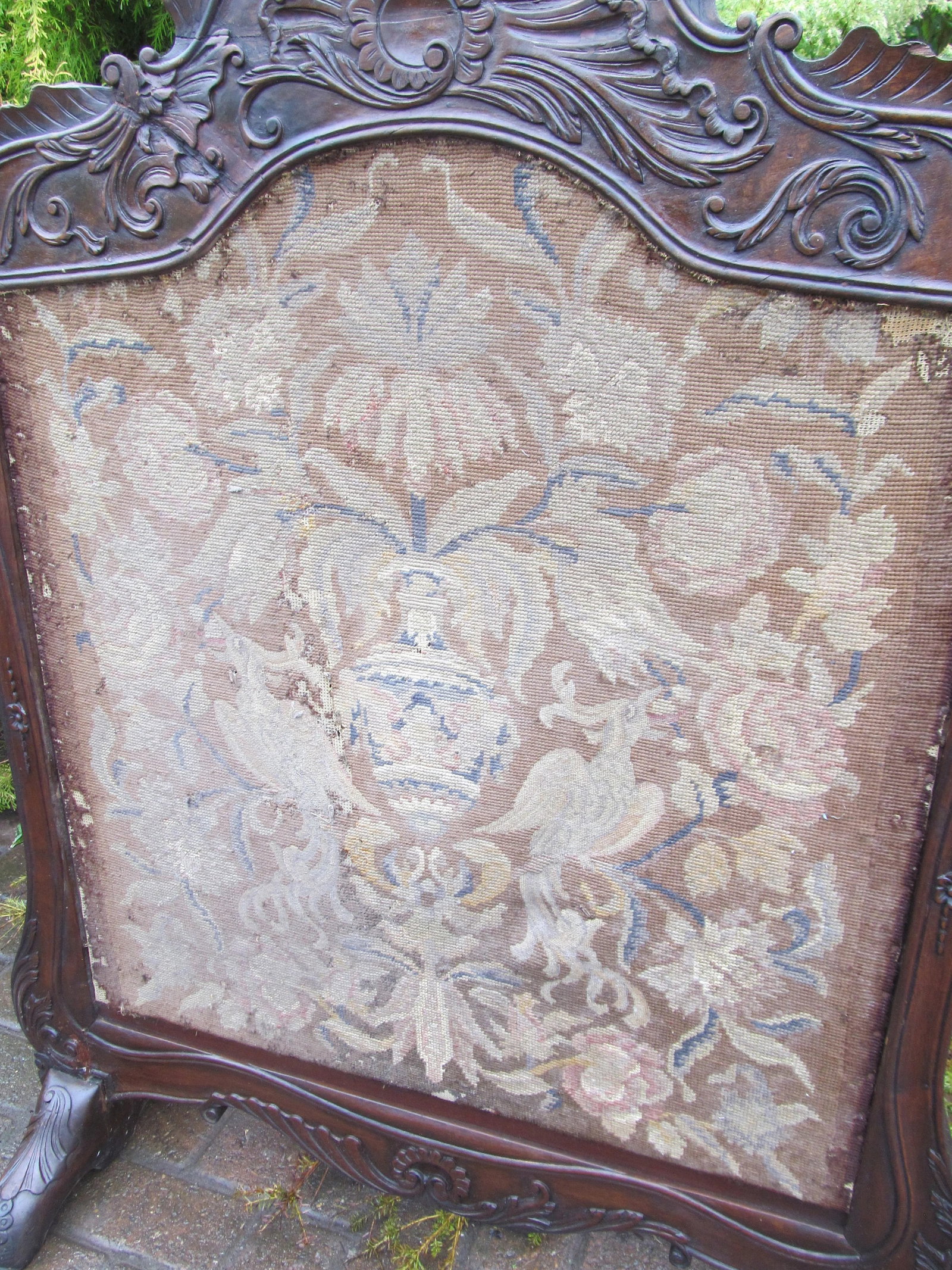 French 1880s Walnut Tapestry Fire Screen - 4