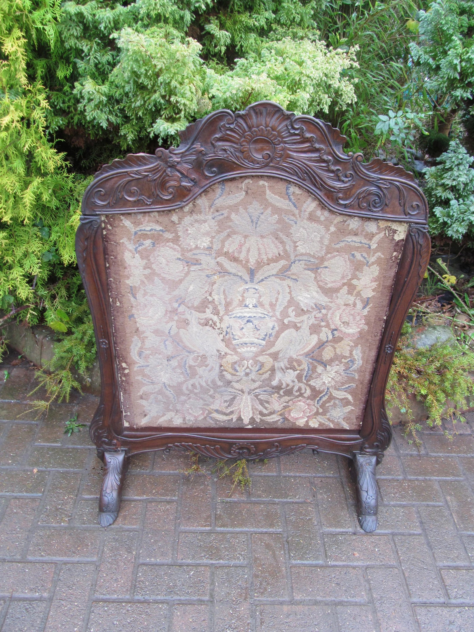 French 1880s Walnut Tapestry Fire Screen - 8