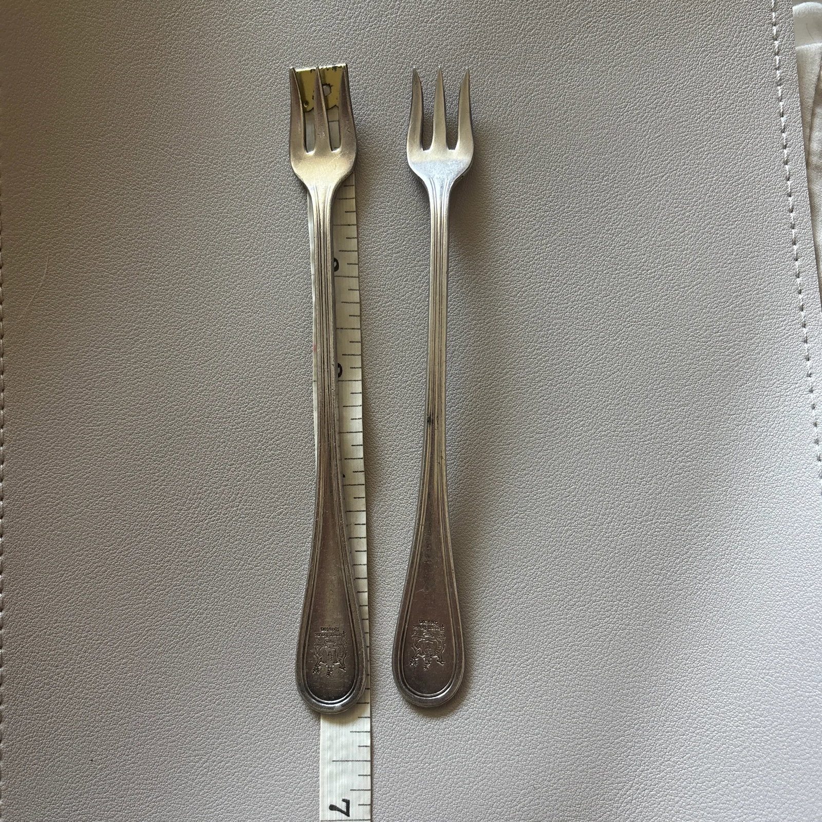 Antique International Silver Co. Hotel Ware Silver Plate Trident Oyster Forks Set of 2 From the Park - 9