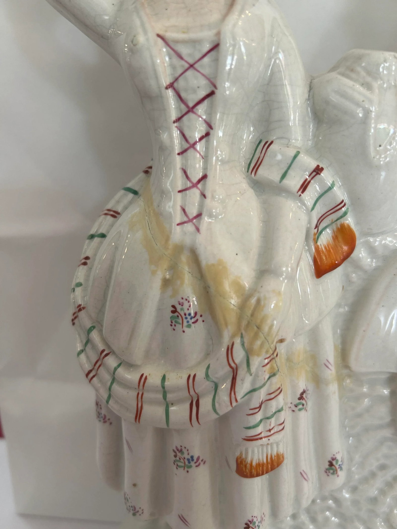Large Antique Staffordshire Figurine Depicting a Highland Harvest Couple - 2