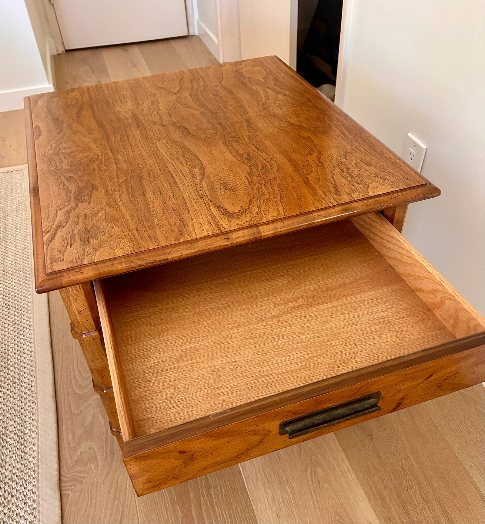 1970s Vintage Drexel Heritage End Table/ Nightstand - 4