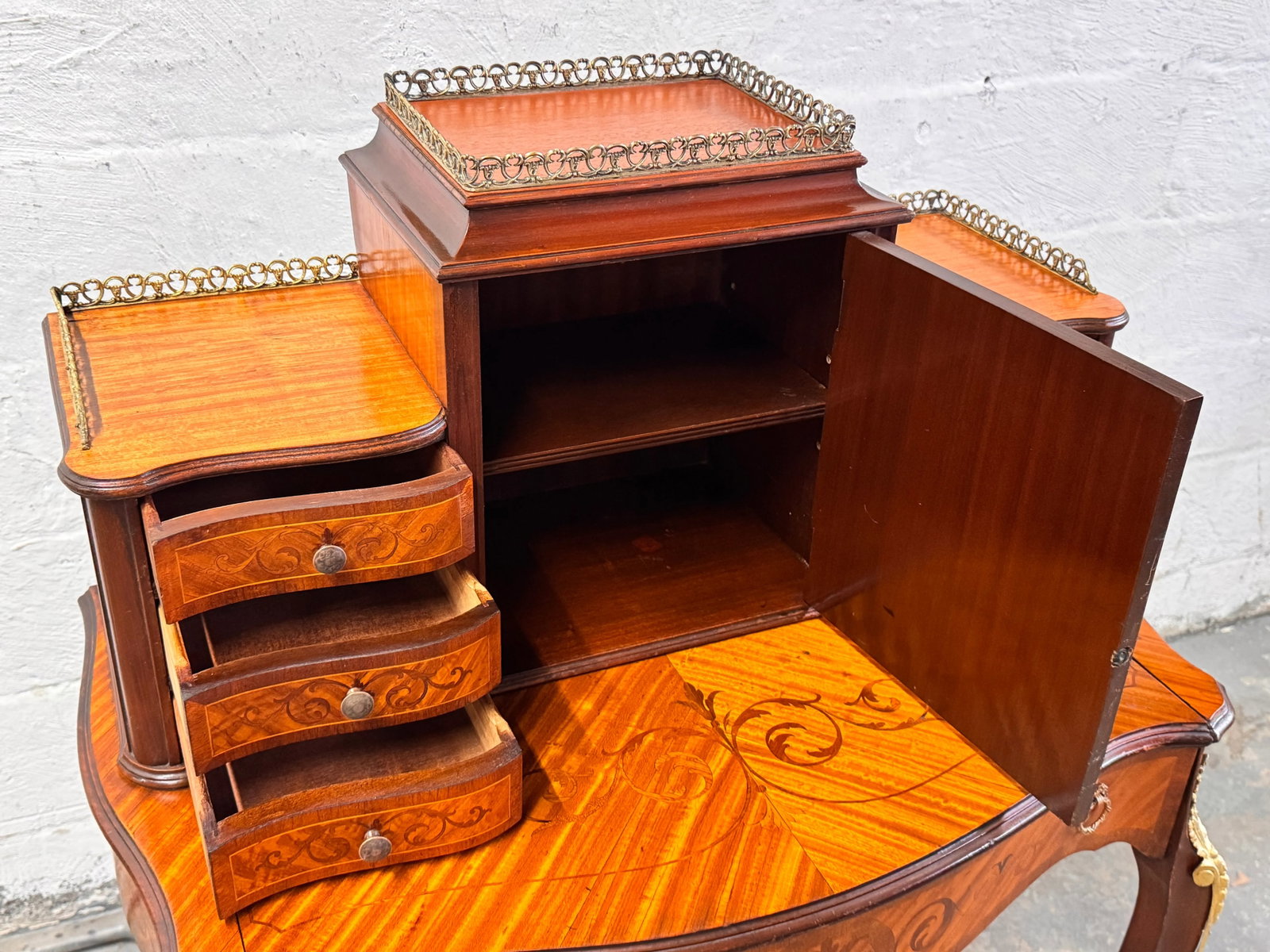 Antique Inlaid Ladies Desk - 8