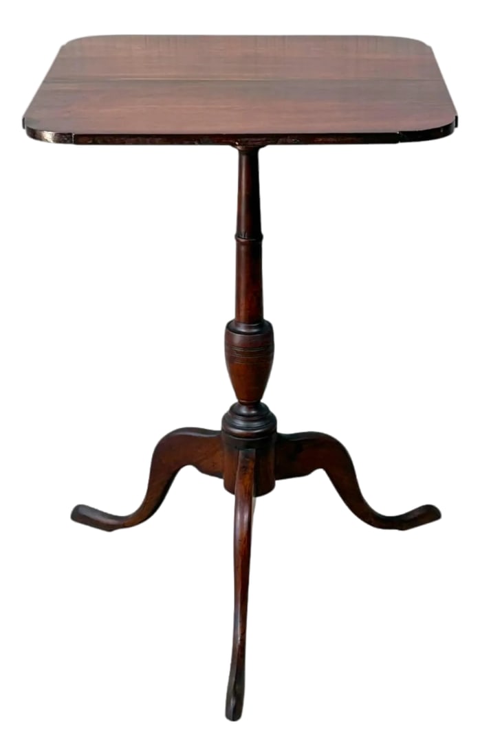 Antique Circa 1805 Federal Cherry Candlestand: This lovely Federalist Style Candle Stand would make an excellent addition to any study, office, library or similar room. The table is in very fine condition with the top having been professionally