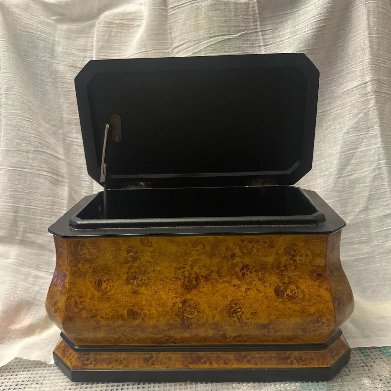 1970s Faux Burl Wood Chest/Storage Truck - 6