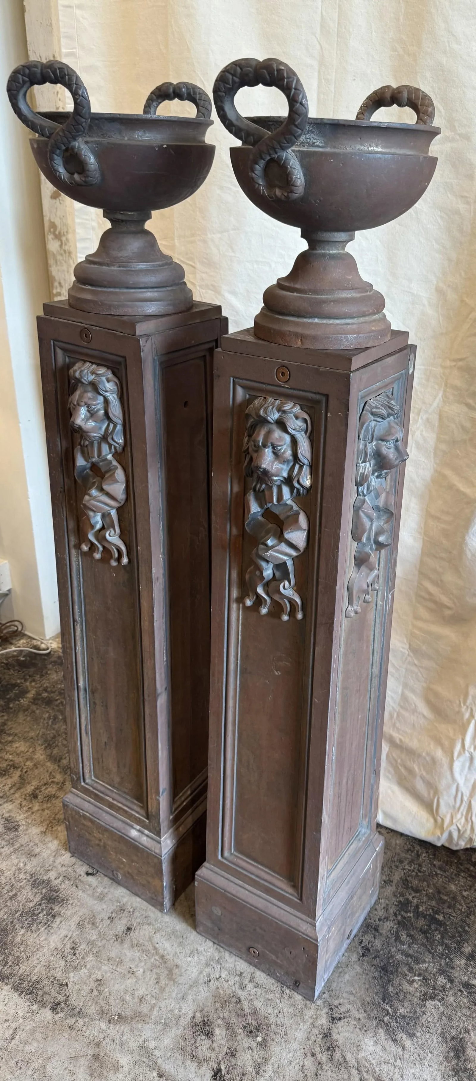 Mid 19th Century Pair of Cast Iron Pedestals With Urns and Lion Detail - 5