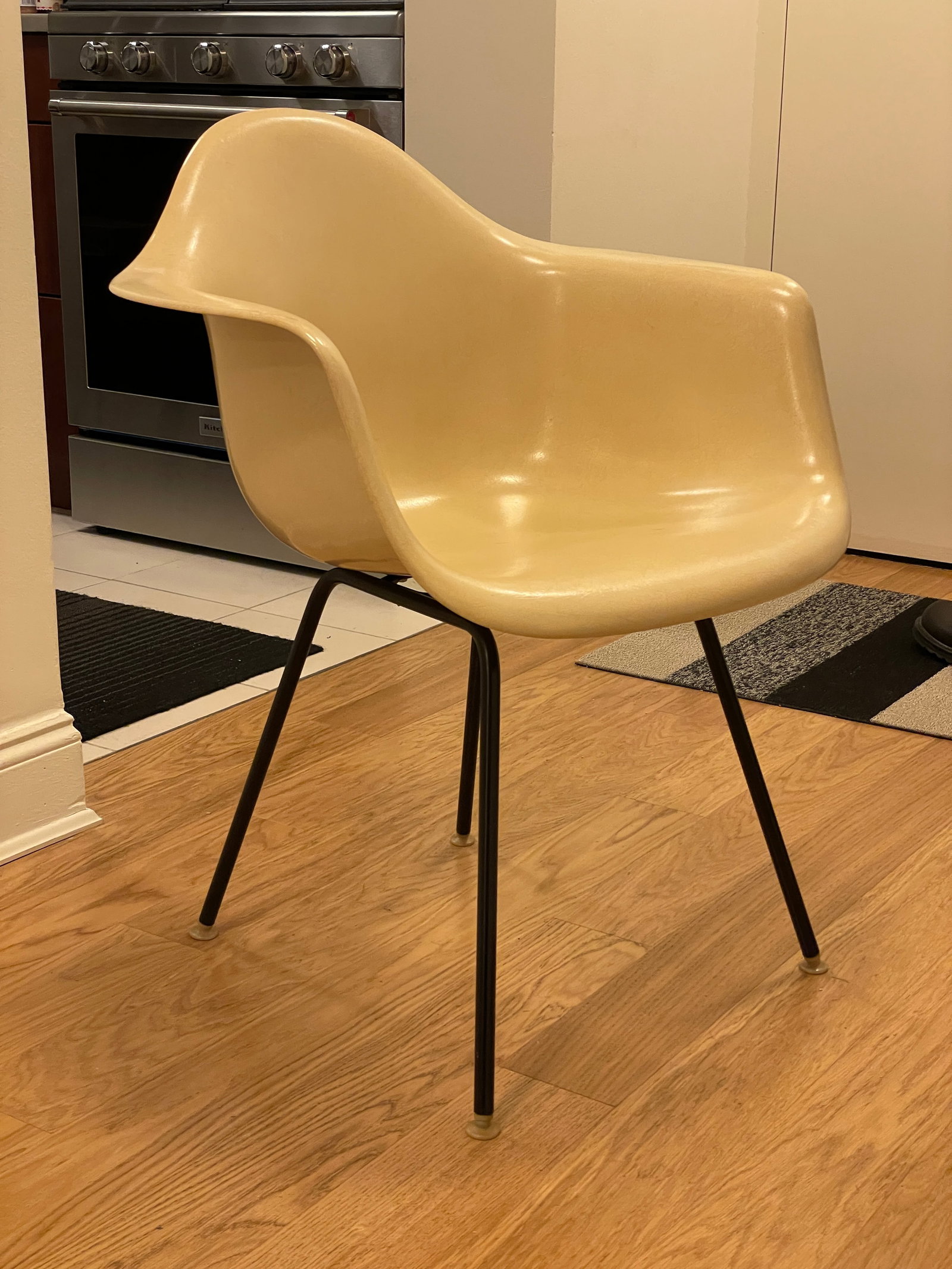 Herman Miller Eames Vintage 1957 Arm Shell Chair - 6