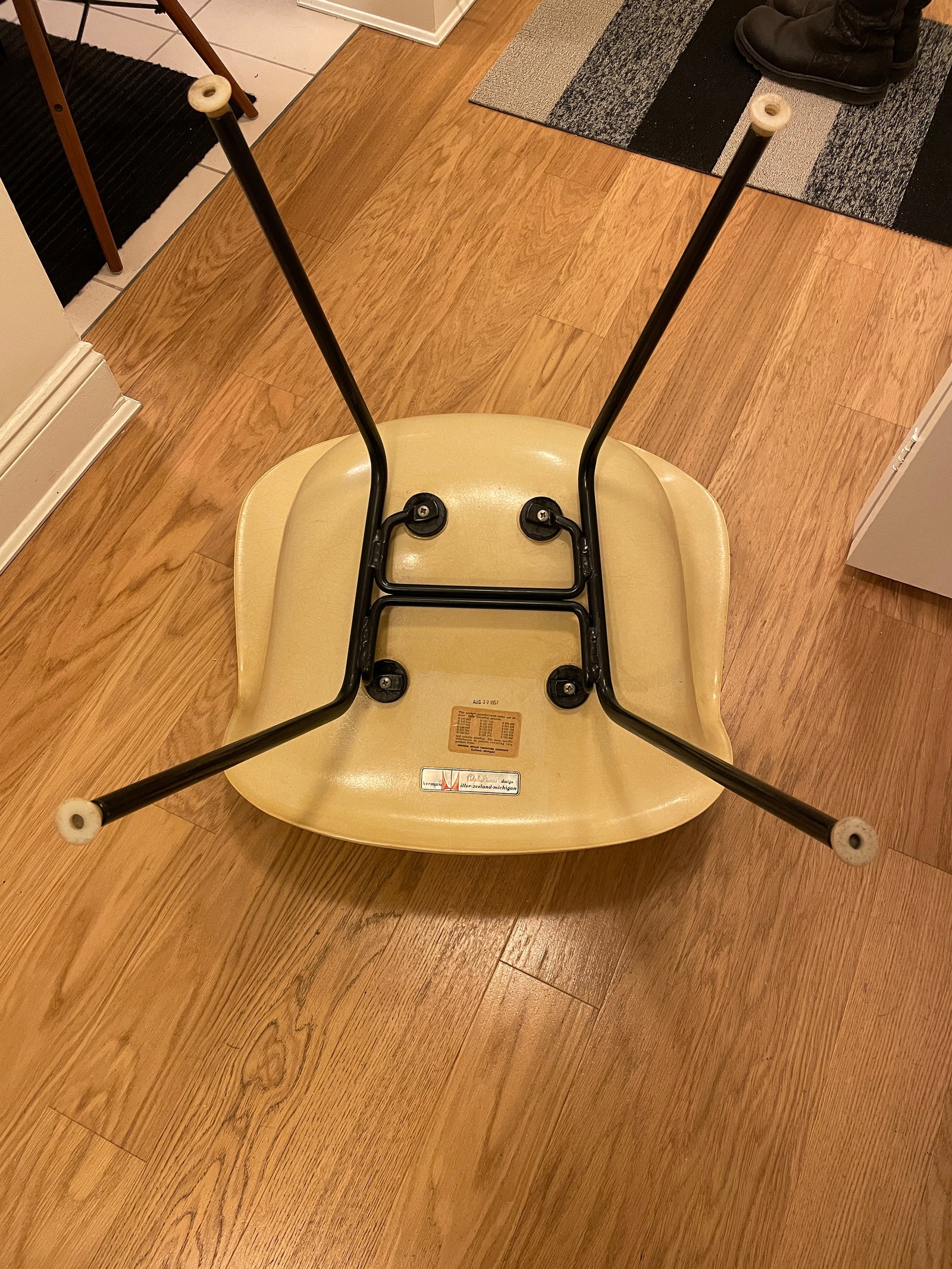 Herman Miller Eames Vintage 1957 Arm Shell Chair - 7