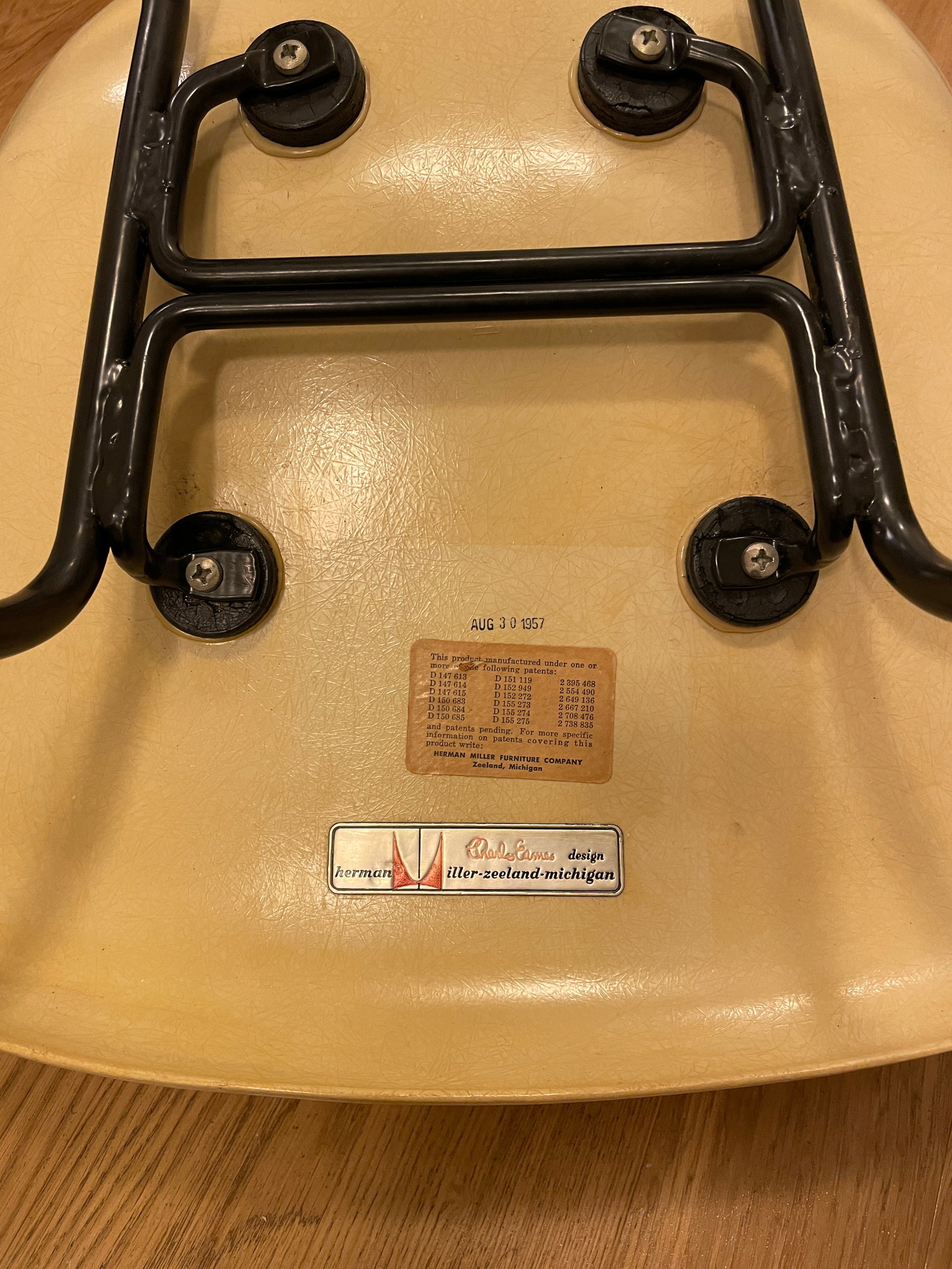 Herman Miller Eames Vintage 1957 Arm Shell Chair - 8