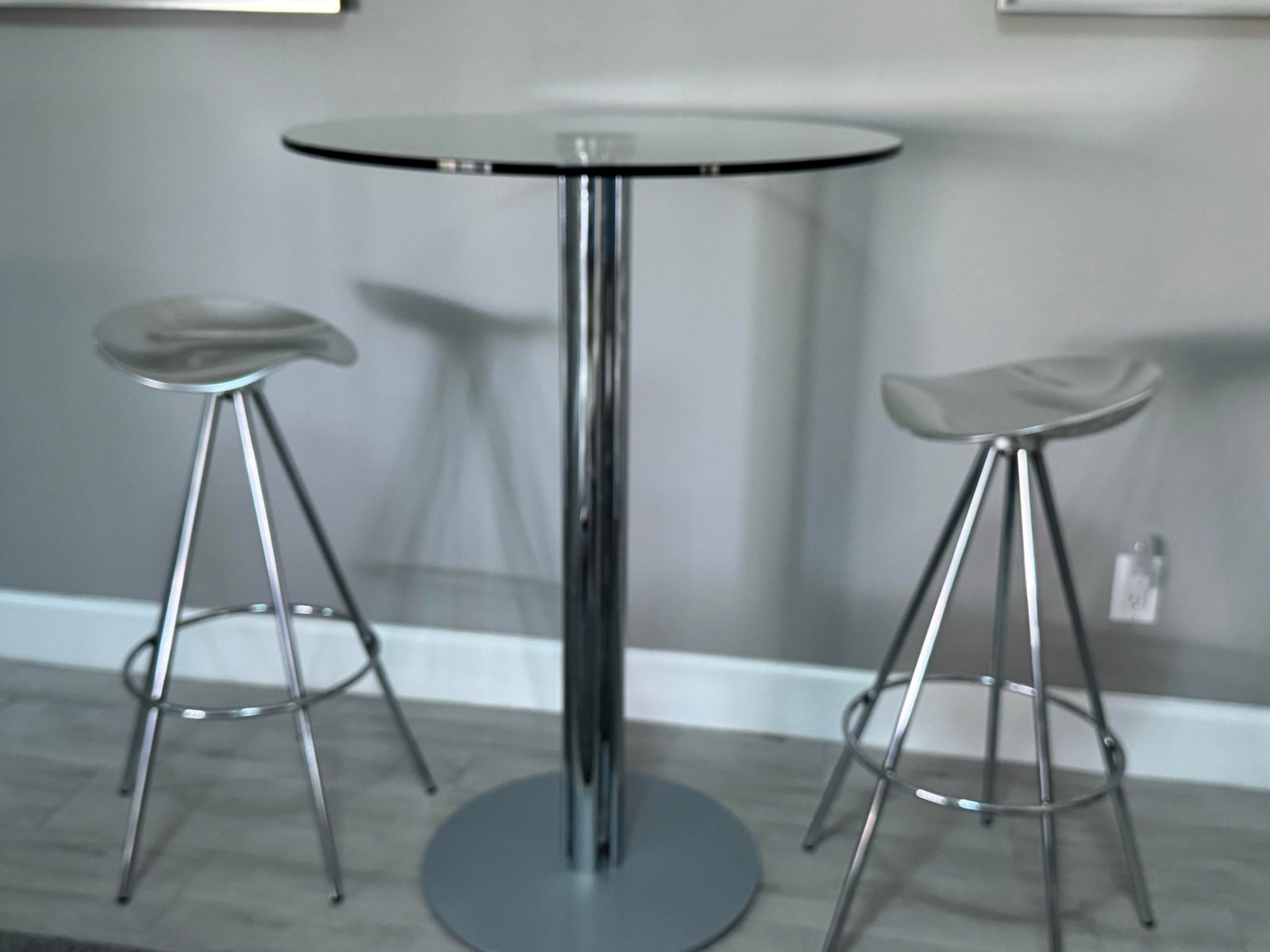 Pair of Knoll Jamica by Pepe Cortes Barstools - 4
