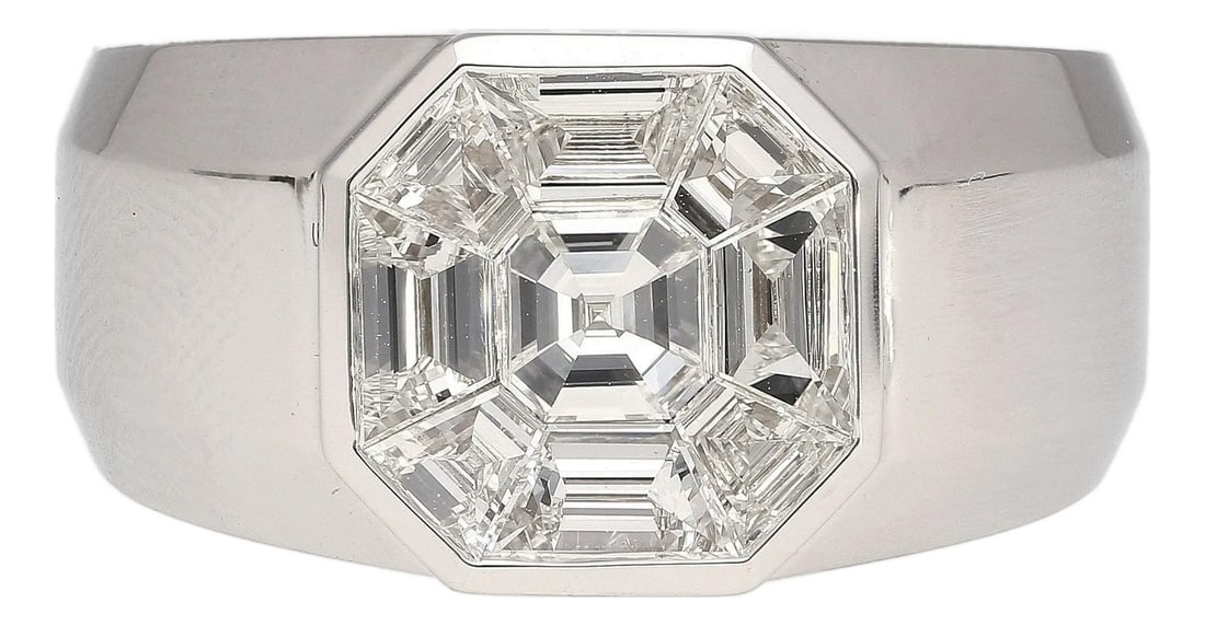 1.42 Carat Mixed Asscher Cut Illusion Set Mens Natural Diamond Cluster Ring, Size 10: Men's curved shank natural diamond cluster ring, featuring 9 assorted mixed cut Trapezoid and Asscher cut natural diamonds. Boasting an Asscher cut center stone, with 8 trapezoid cut side stones. Set