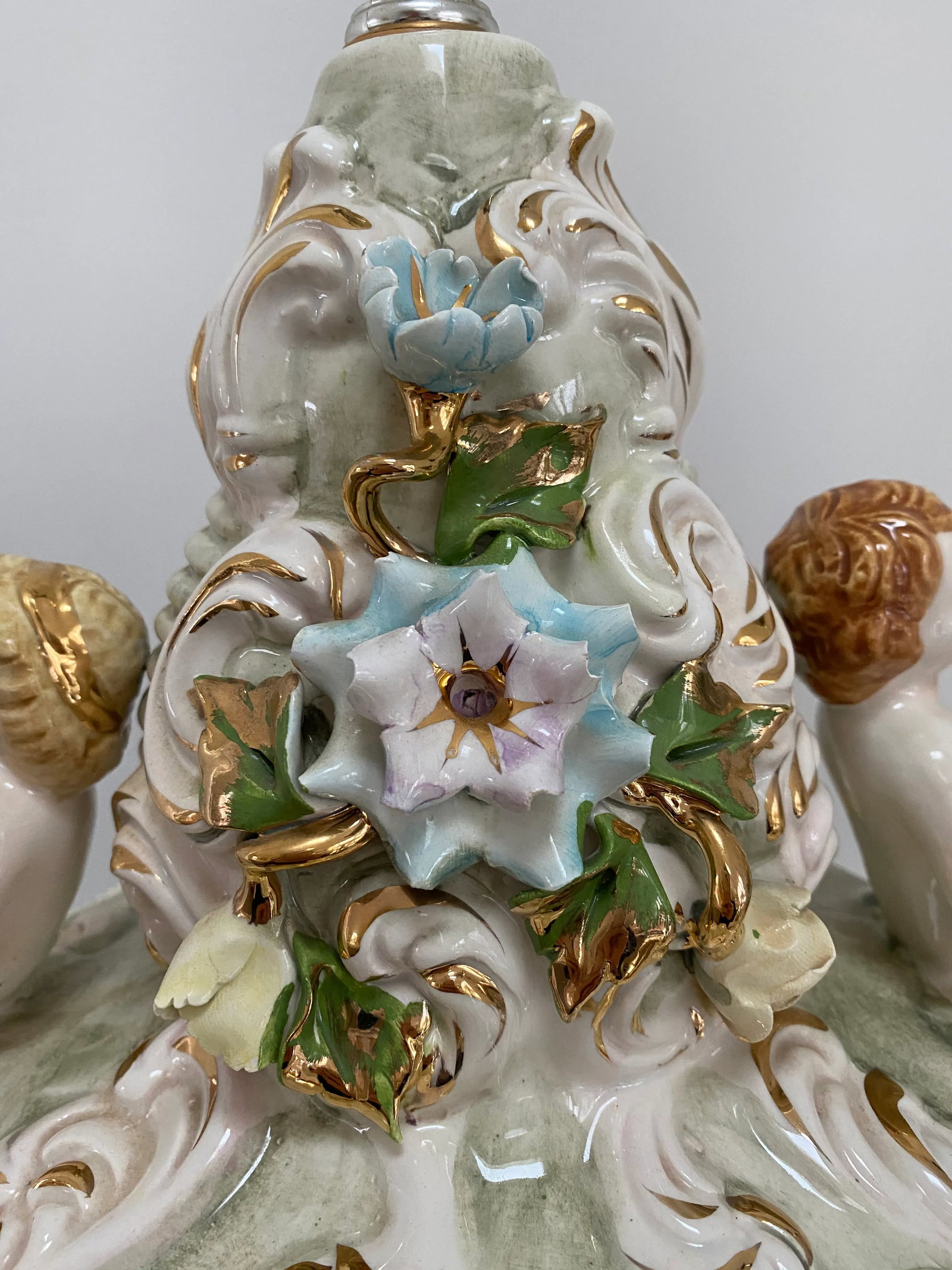 20th Century Italian Capodimonte Porcelain Lamps - a Pair - 6