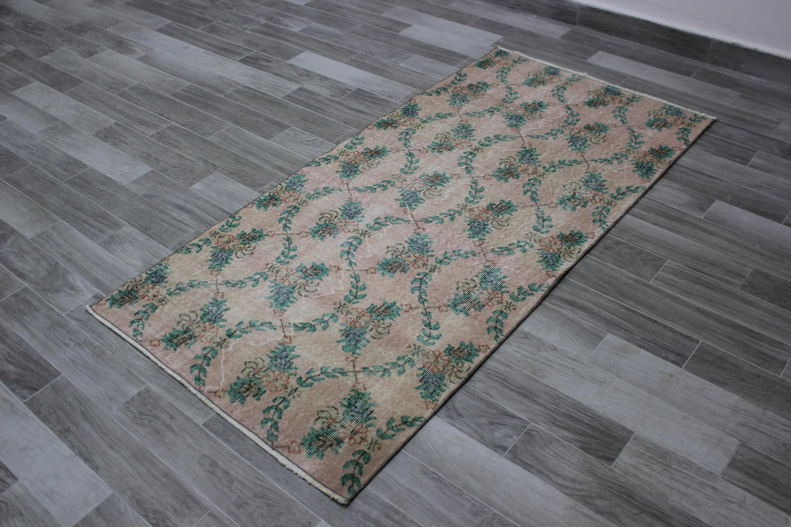 1970s Turkish Anatolian Handmade Floral Desing Runner Rug - 4