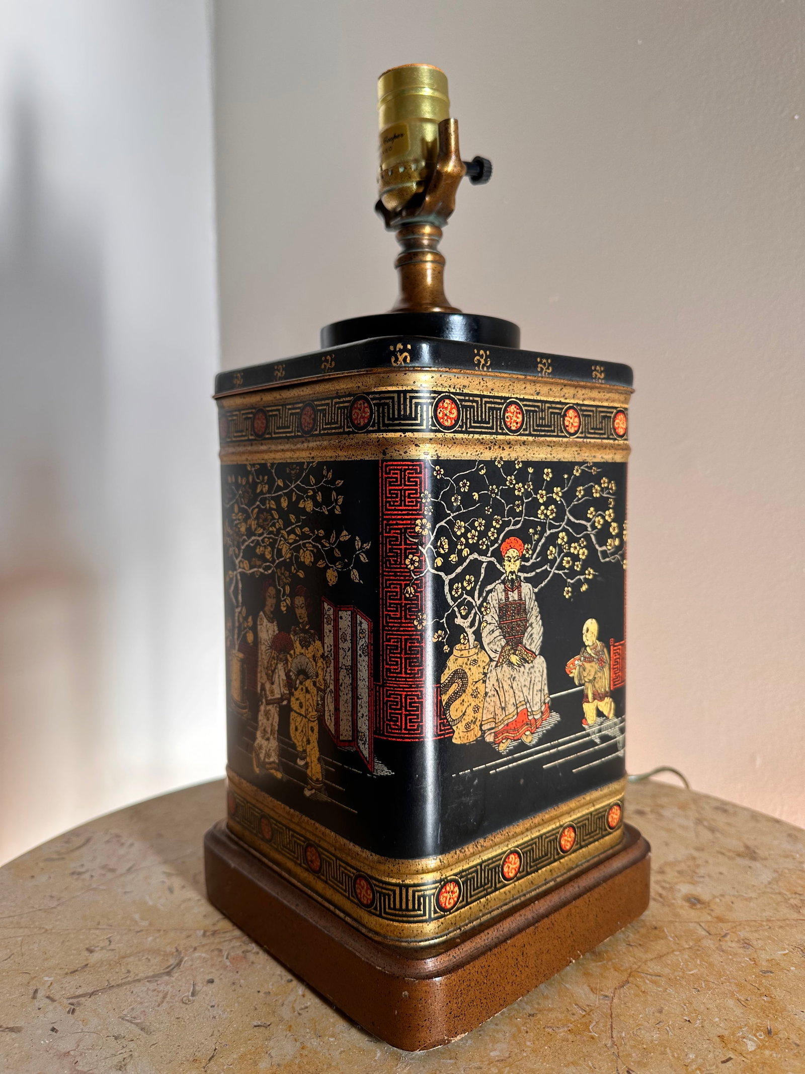 Fredrick Cooper Vintage Chinoiserie English Tole Metal Tea Canister Chinese Painted Pair Table Lamps - 7