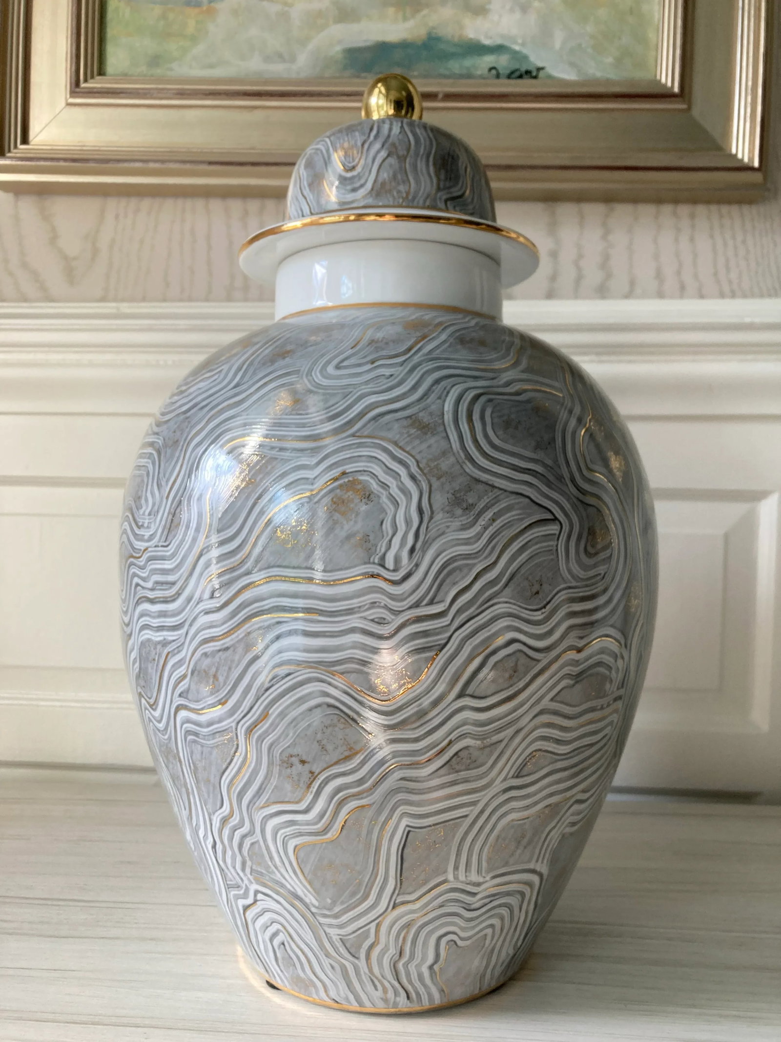 Chelsea House Marbled Gray Porcelain Lidded Urn With Gold Highlights, 2010s - 3