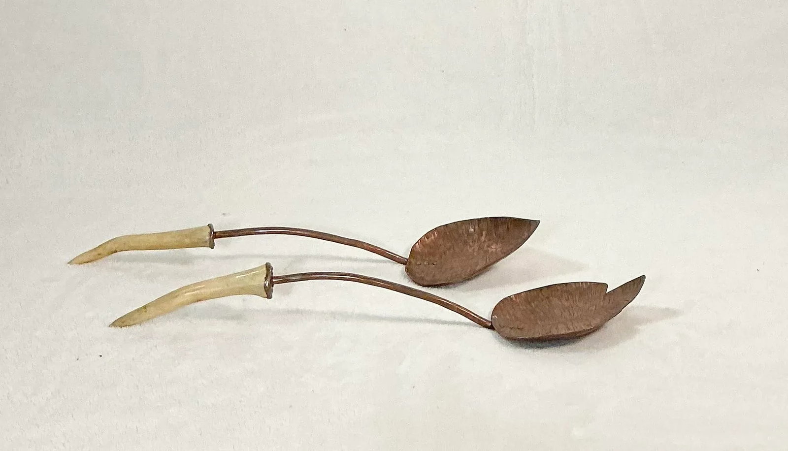 Copper Hand-Hammered Leaf Shape With Antler Spoon and Fork Salad Servers Vintage - 2