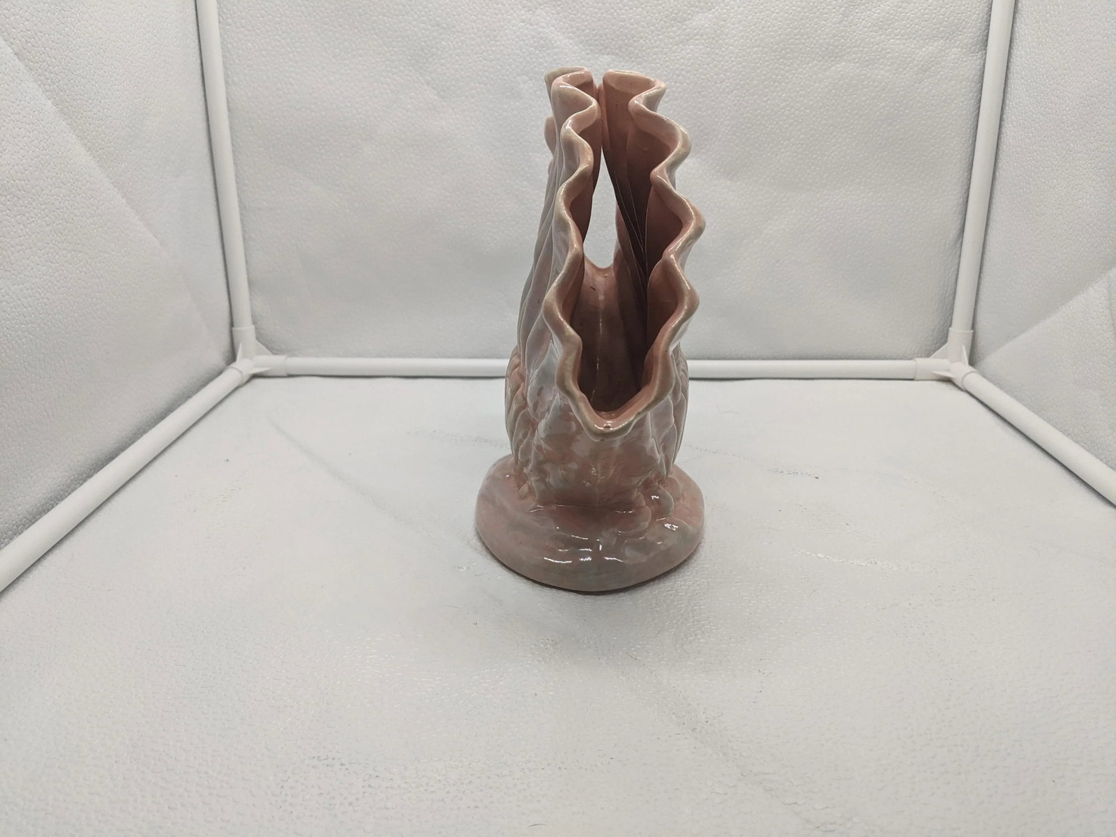 Vintage 1950's Pink Iridescent Gonder Pottery Double Sea Shell Fan Vase - 5