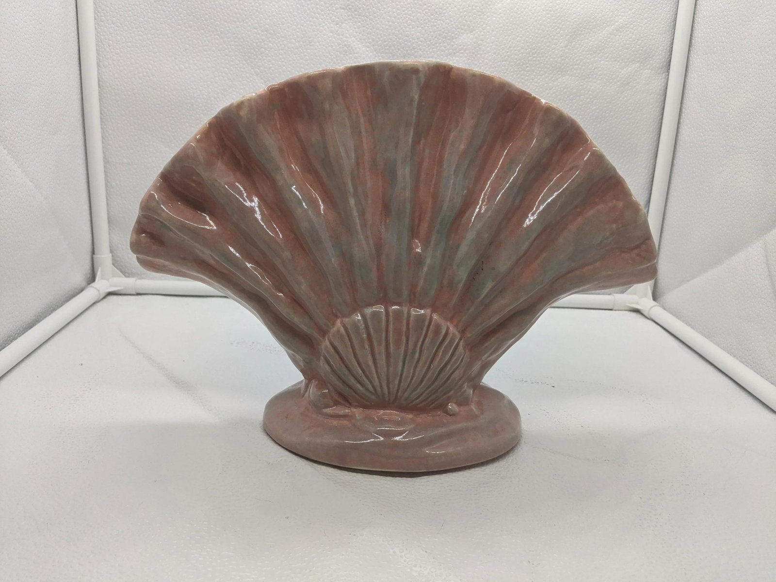 Vintage 1950's Pink Iridescent Gonder Pottery Double Sea Shell Fan Vase - 6