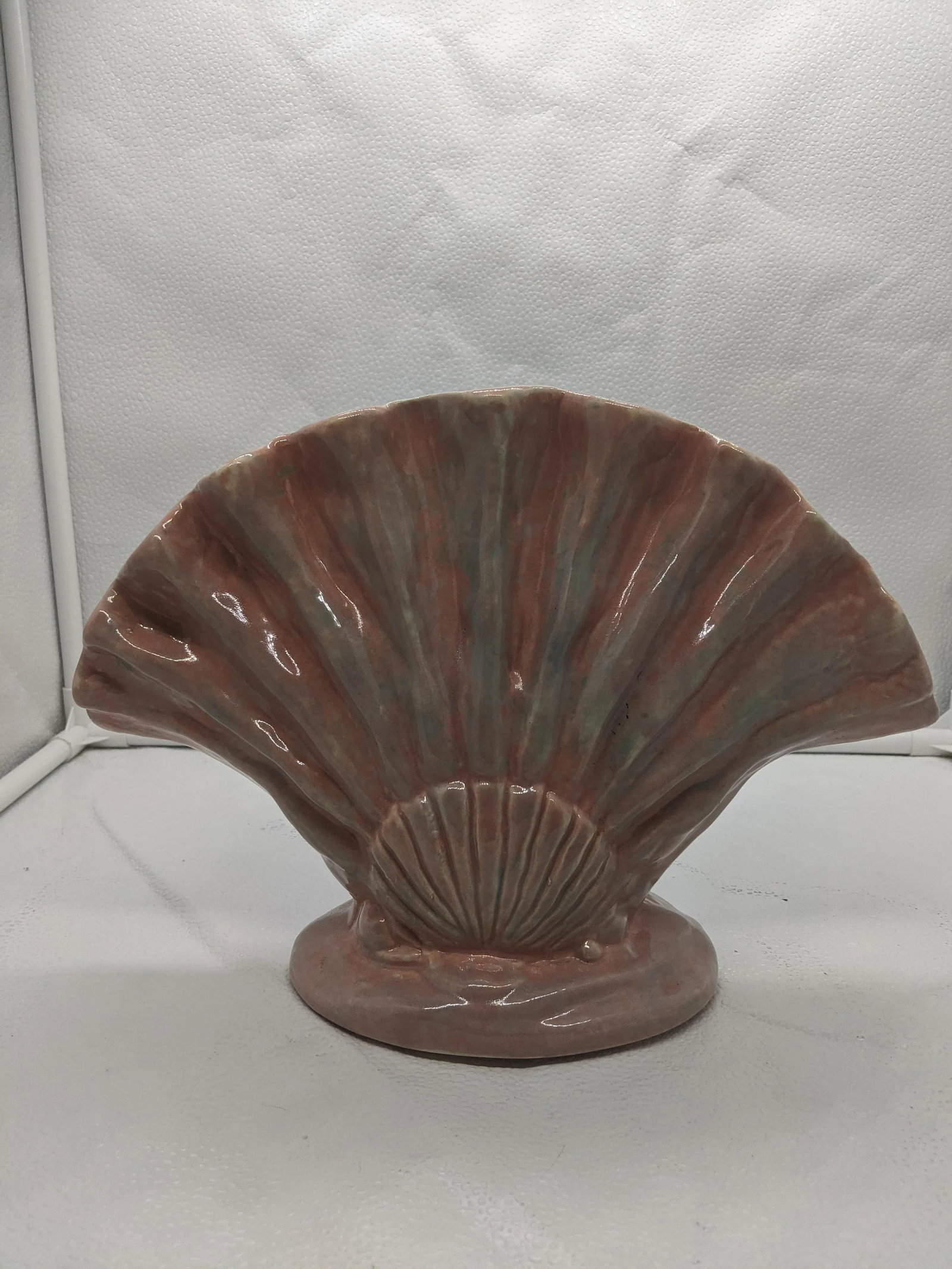 Vintage 1950's Pink Iridescent Gonder Pottery Double Sea Shell Fan Vase - 7