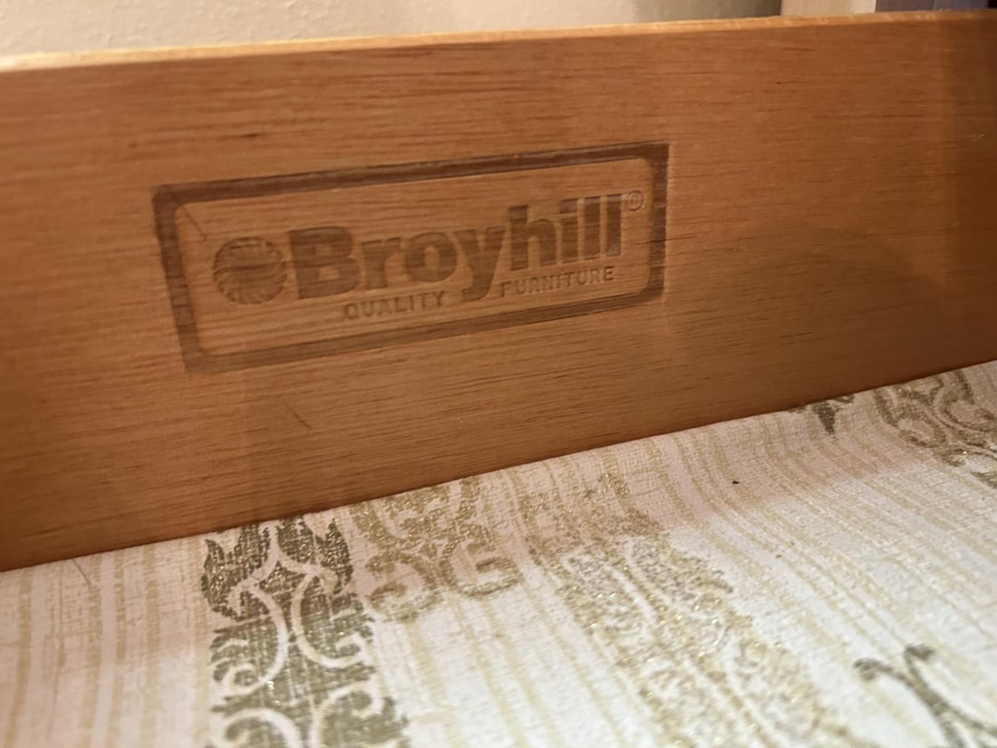 Vintage Broyhill MCM Pickled White Oakwood Flip Top Bar Cabinet or Buffet Server - 5