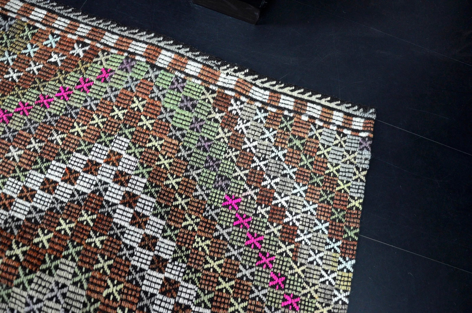 Vintage Turkish Anatolian Kilim Rug - 9