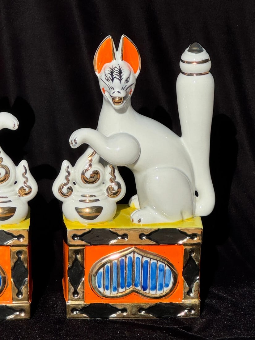 Large Pair of Japanese Inari Fox Figures - Gilt Porcelain Temple Guardians - 6