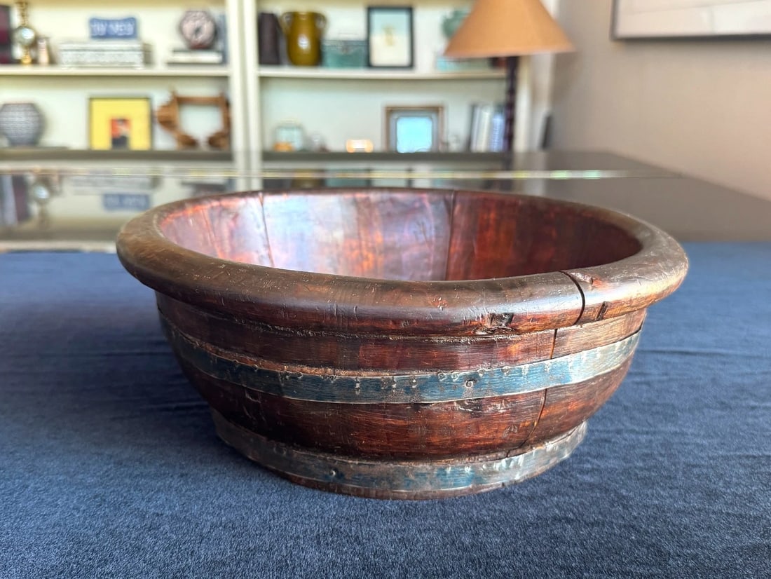 Compact Antique Chinese Wooden Basin With Iron Bands - 5