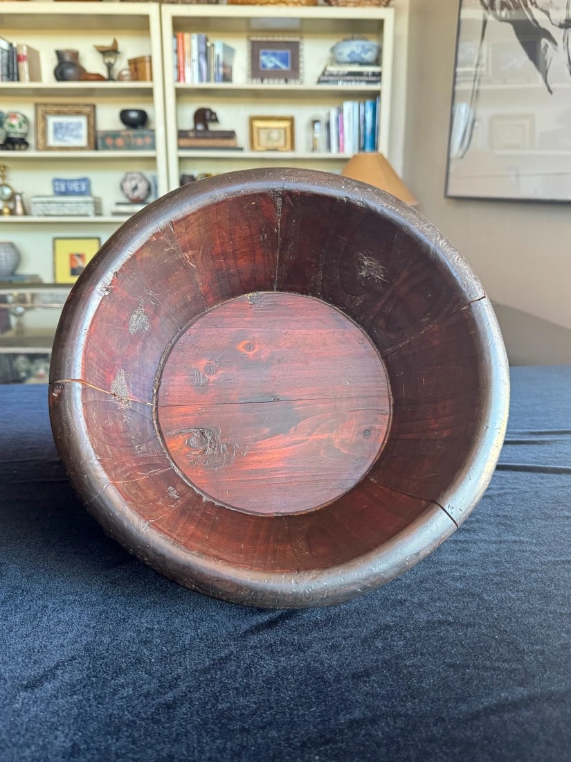 Compact Antique Chinese Wooden Basin With Iron Bands - 7