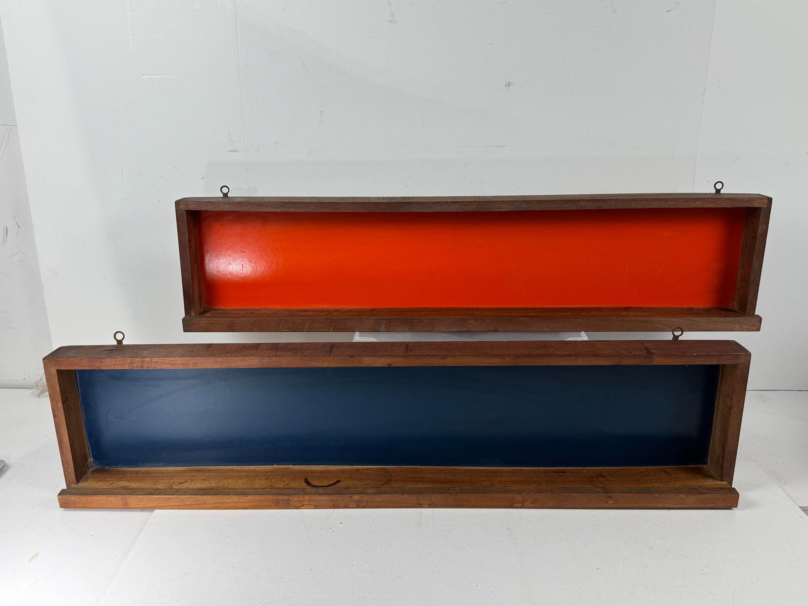 MCM 1950s Cabin Modern Architect Pair of MCM Walnut Wall Shelf Spice Rack in Orange+Blue Background - 4