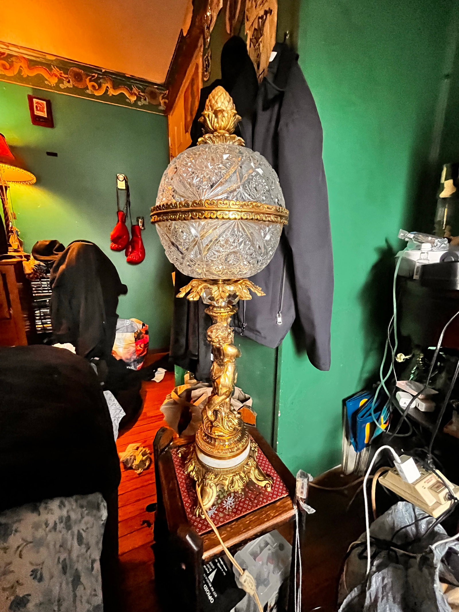 Vintage French Hollywood Regency Gold Cherub Crystal Glass Globe Table Lamp - 10