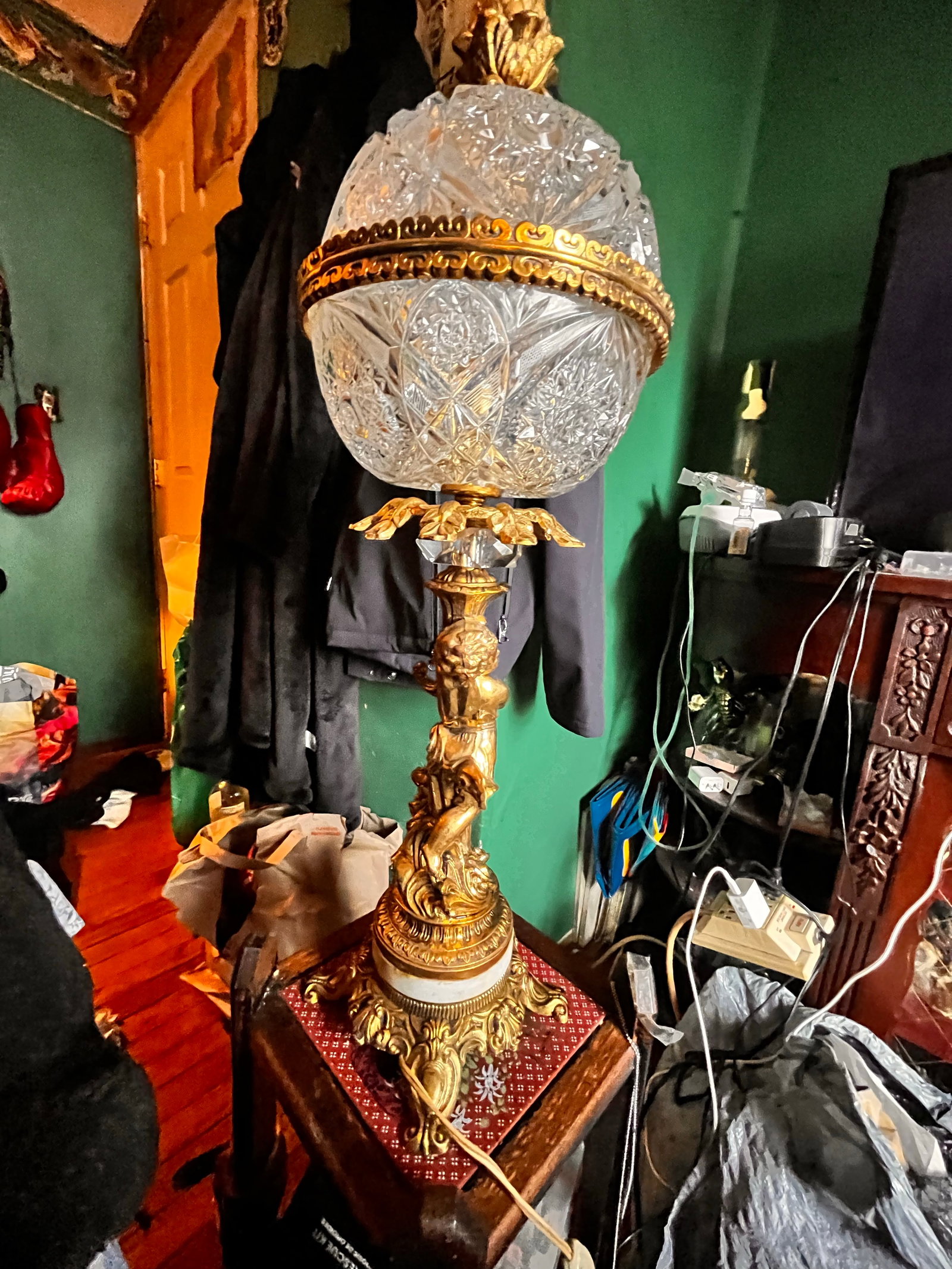 Vintage French Hollywood Regency Gold Cherub Crystal Glass Globe Table Lamp - 4