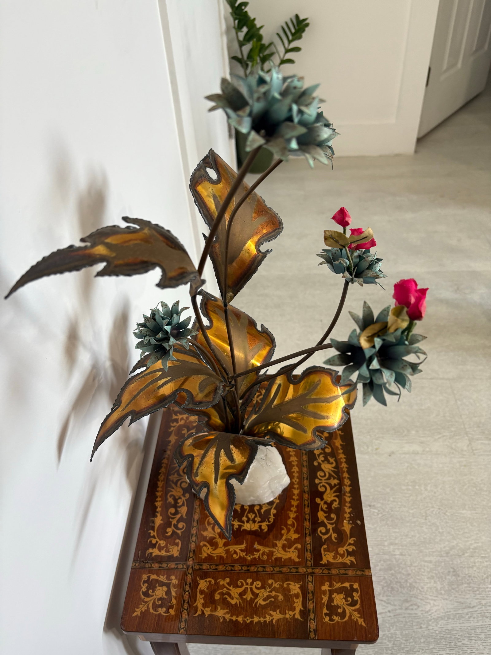 70's Brass and Onyx Flower Sculpture - 8