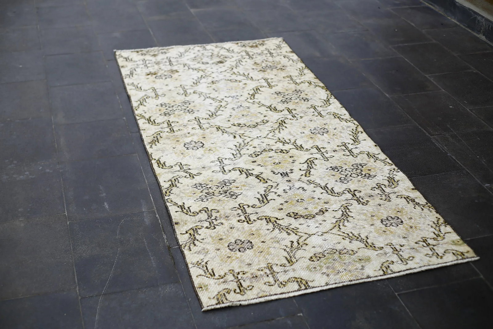1960s Traditional Beige Hand Knotted Vintage Anatolian Runner Rug - 2