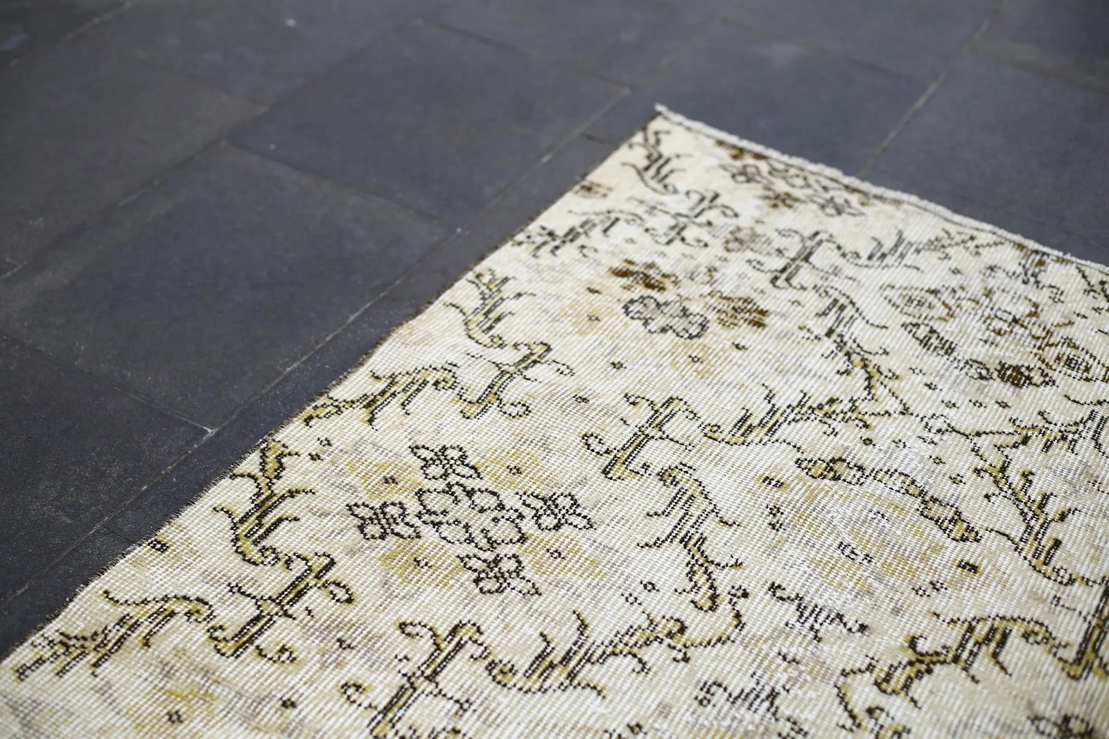 1960s Traditional Beige Hand Knotted Vintage Anatolian Runner Rug - 4