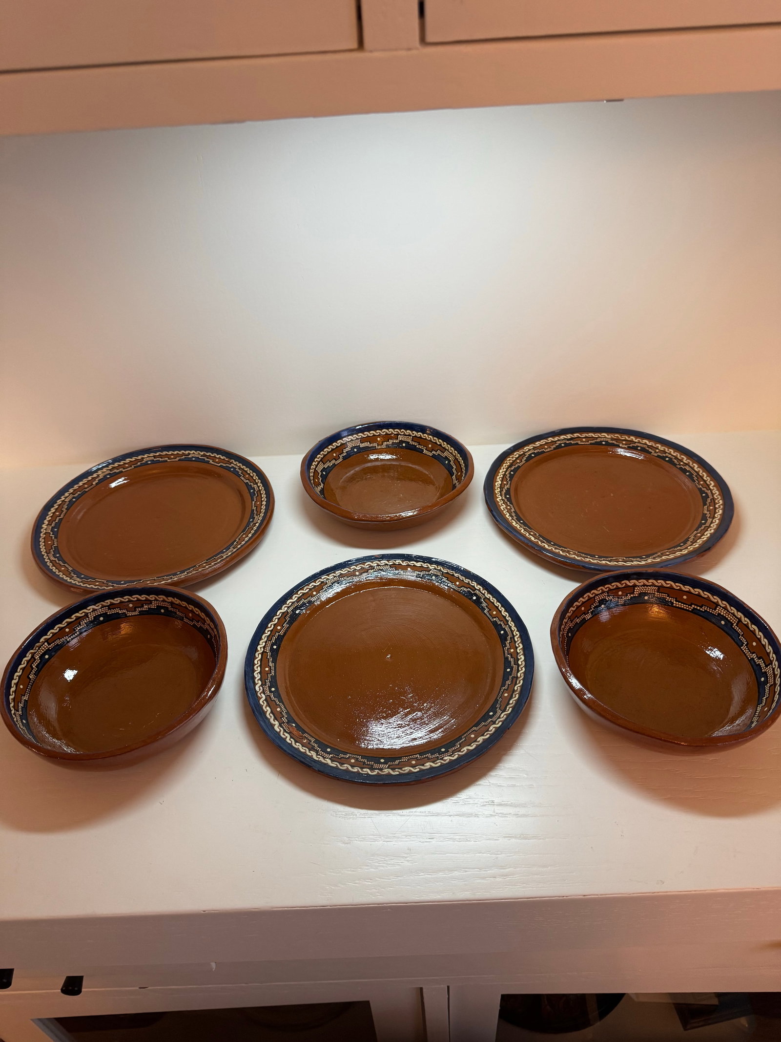 1988 Mexican Studio Pottery Dinnerware Set by Day Allen - Hand-Painted Terracotta Plates & Bowls Set - 10