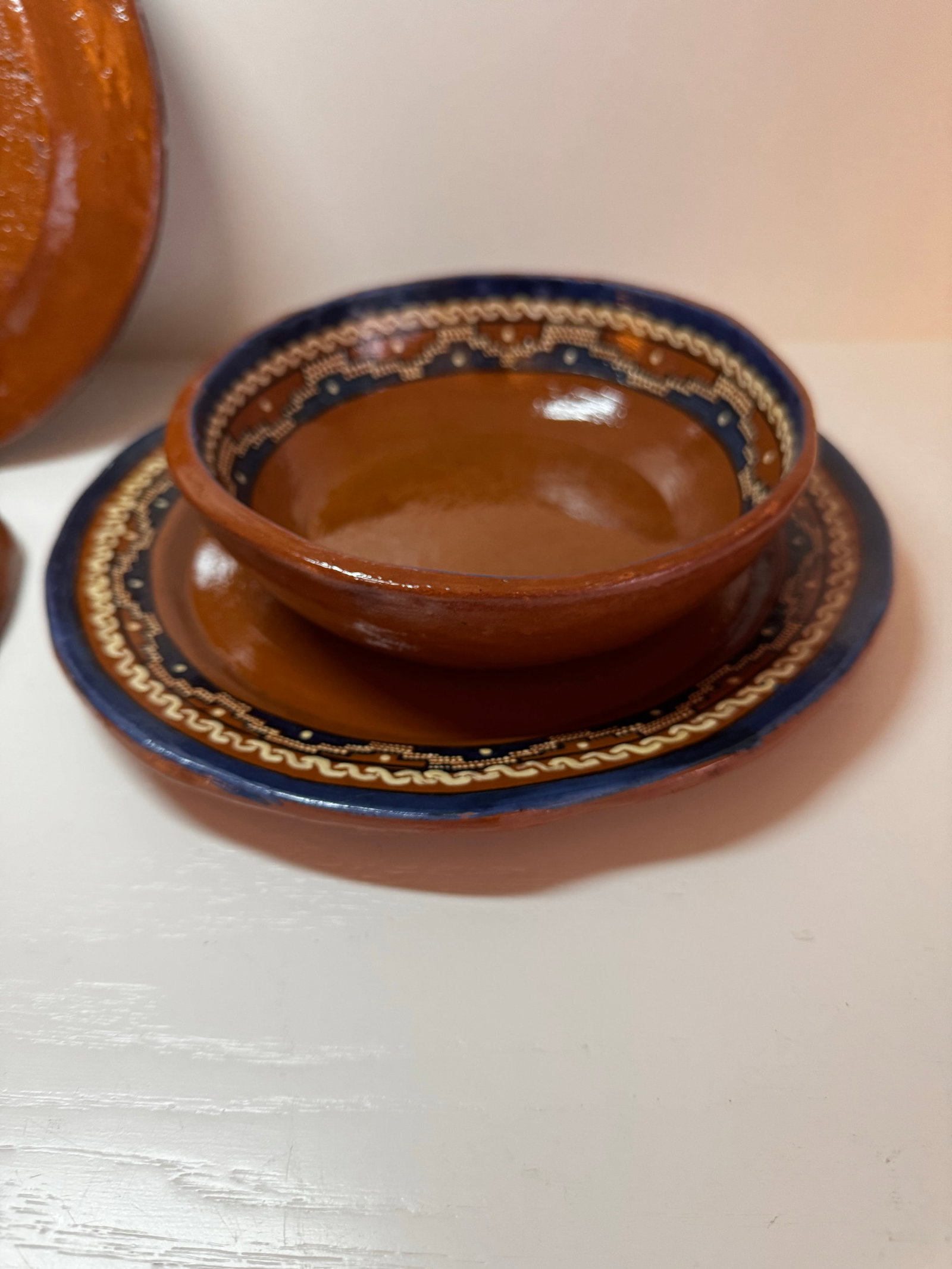 1988 Mexican Studio Pottery Dinnerware Set by Day Allen - Hand-Painted Terracotta Plates & Bowls Set - 11
