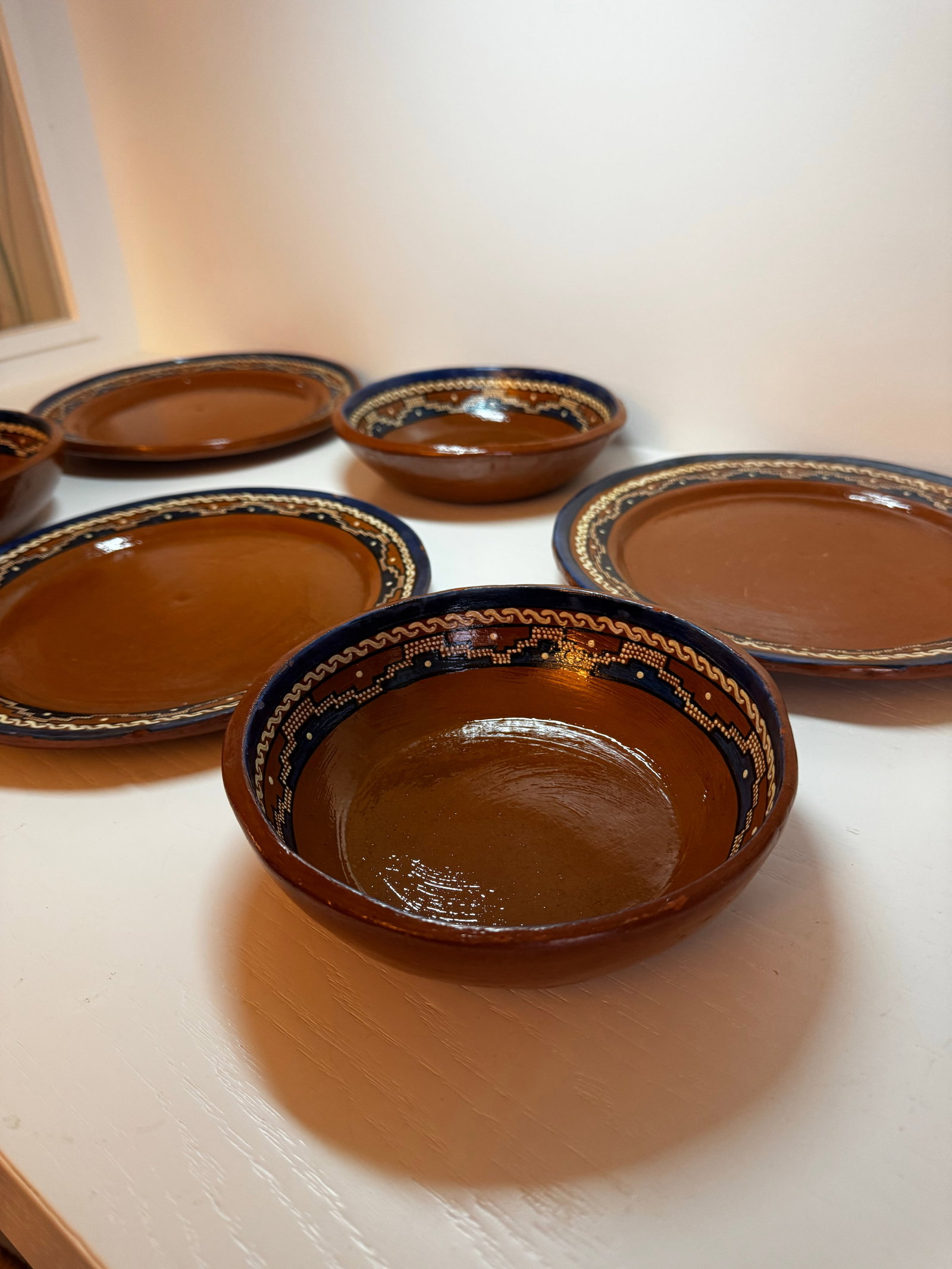 1988 Mexican Studio Pottery Dinnerware Set by Day Allen - Hand-Painted Terracotta Plates & Bowls Set - 2