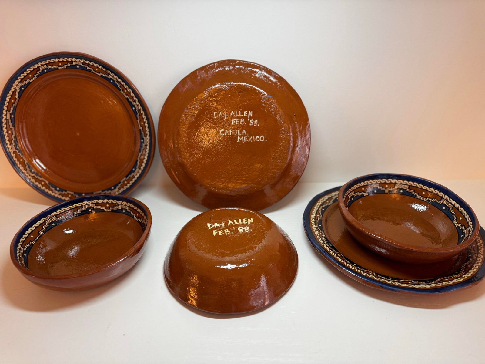 1988 Mexican Studio Pottery Dinnerware Set by Day Allen - Hand-Painted Terracotta Plates & Bowls Set - 4