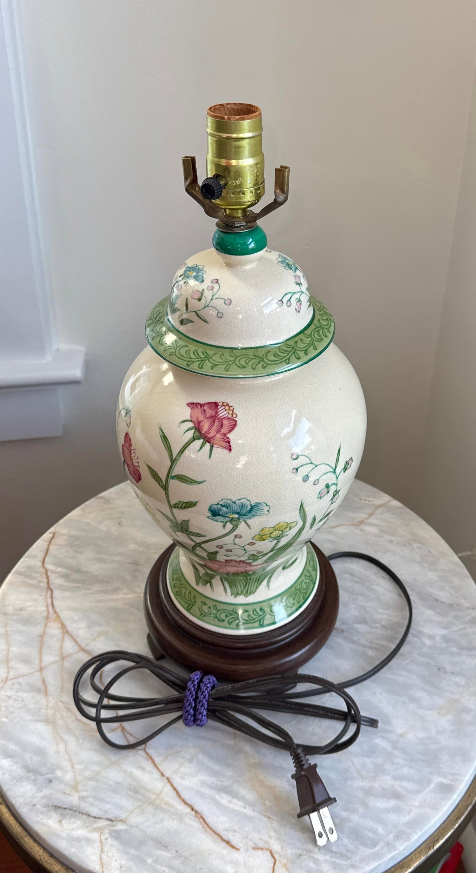 Late 20th Century Asian Porcelain Hand Painted Table Lamp - 10