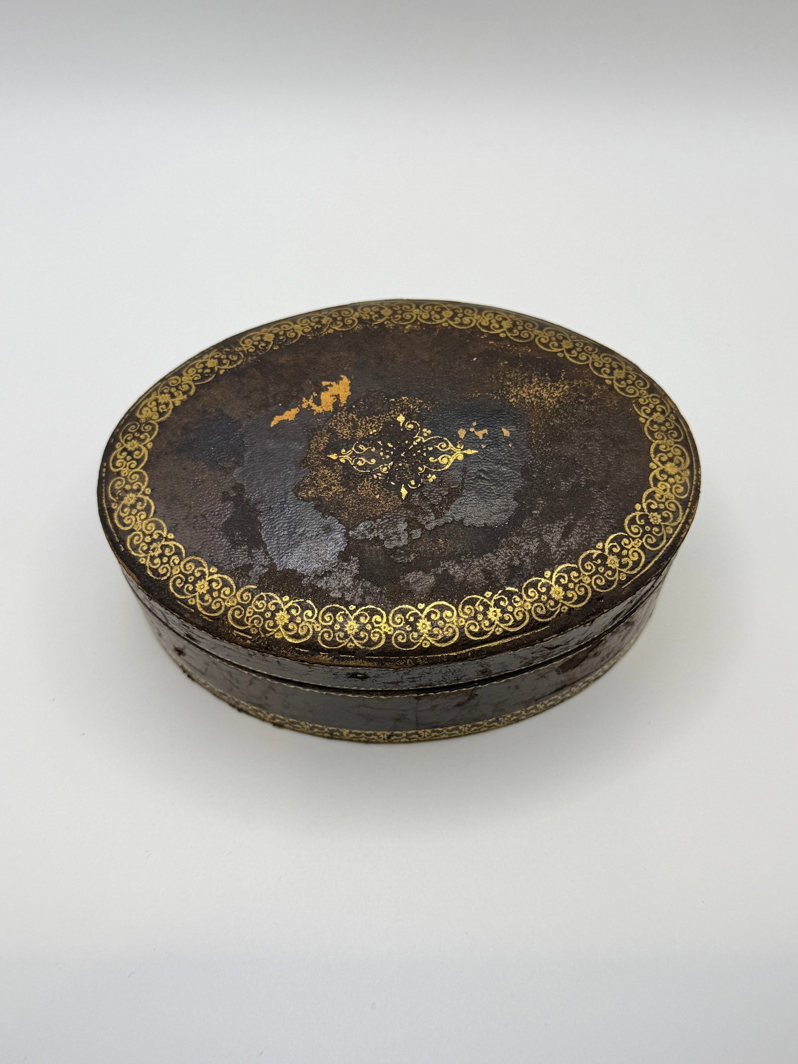 Vintage Italian Florentine Tooled Leather Oval Box - 2