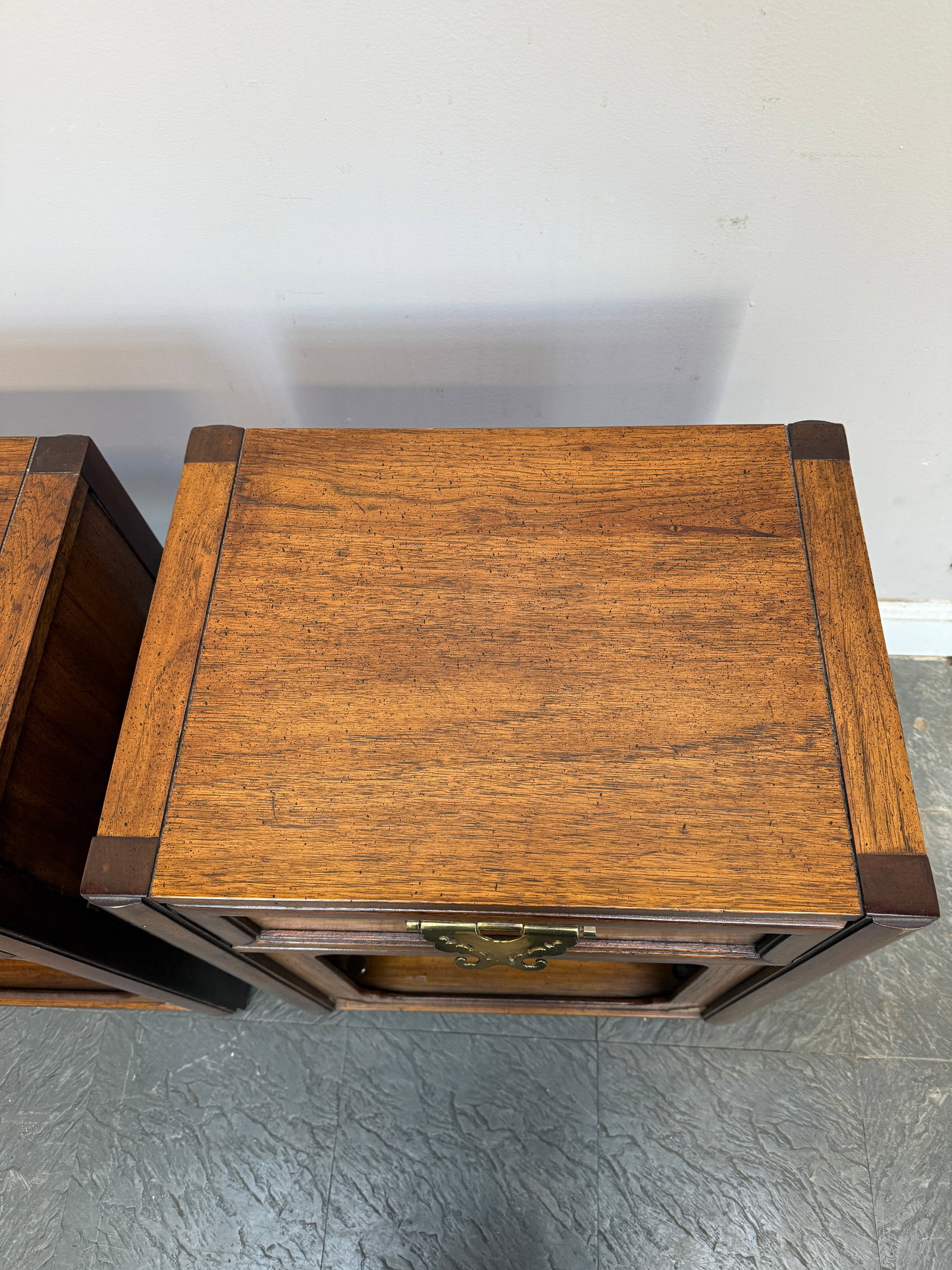 Pair of Vintage Thomasville Mystique Collection Chinoiserie Nightstands With Brass Hardware - 6