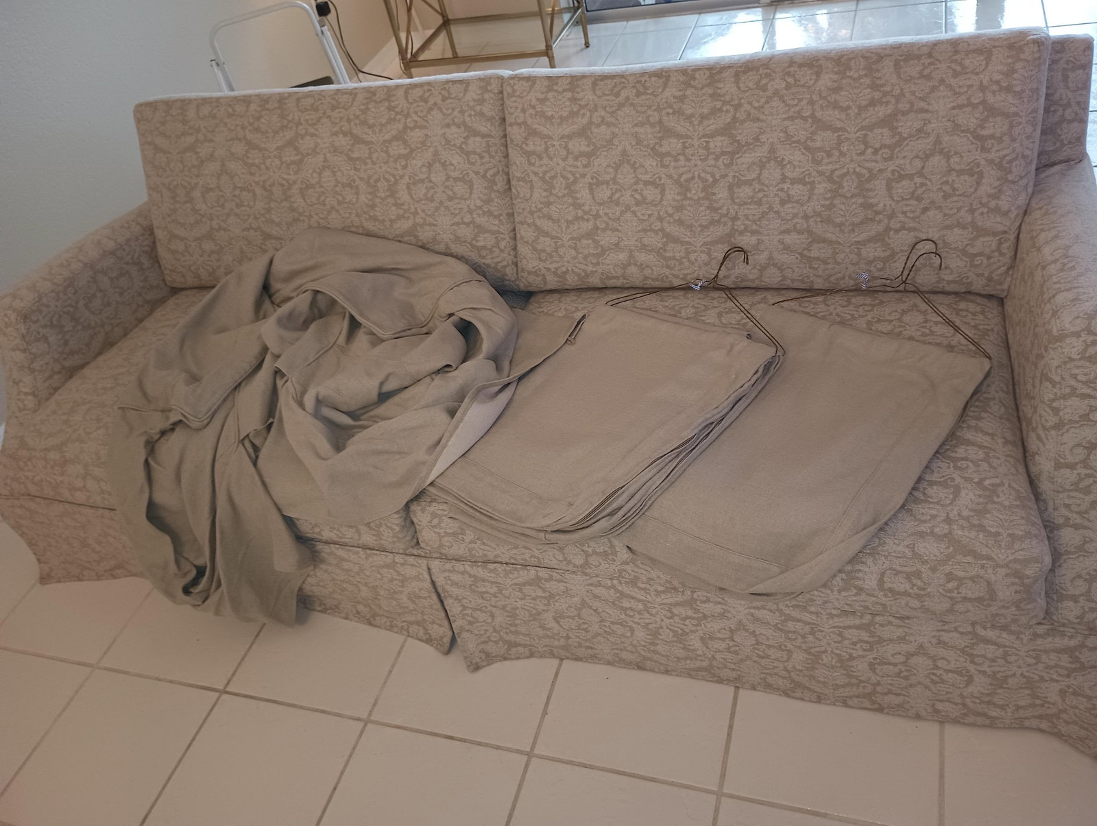 Ethan Allen Lynn With 2 Sets of SlipCover - 13