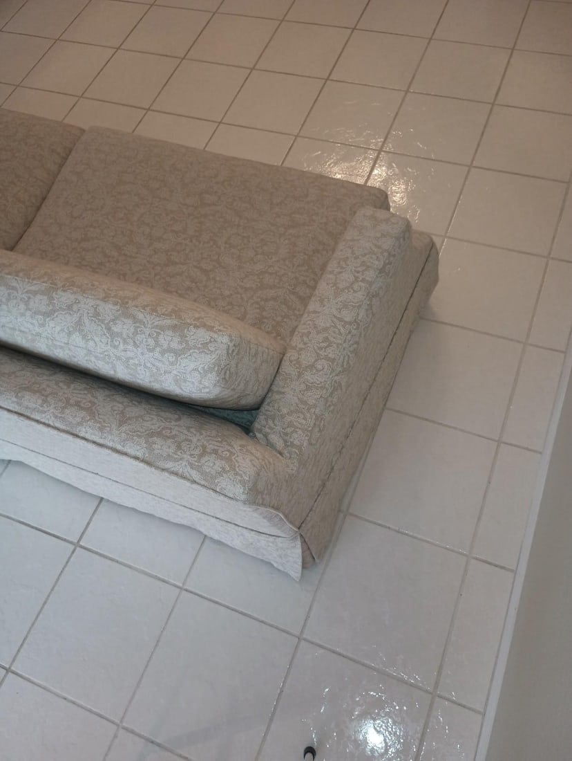 Ethan Allen Lynn With 2 Sets of SlipCover - 17