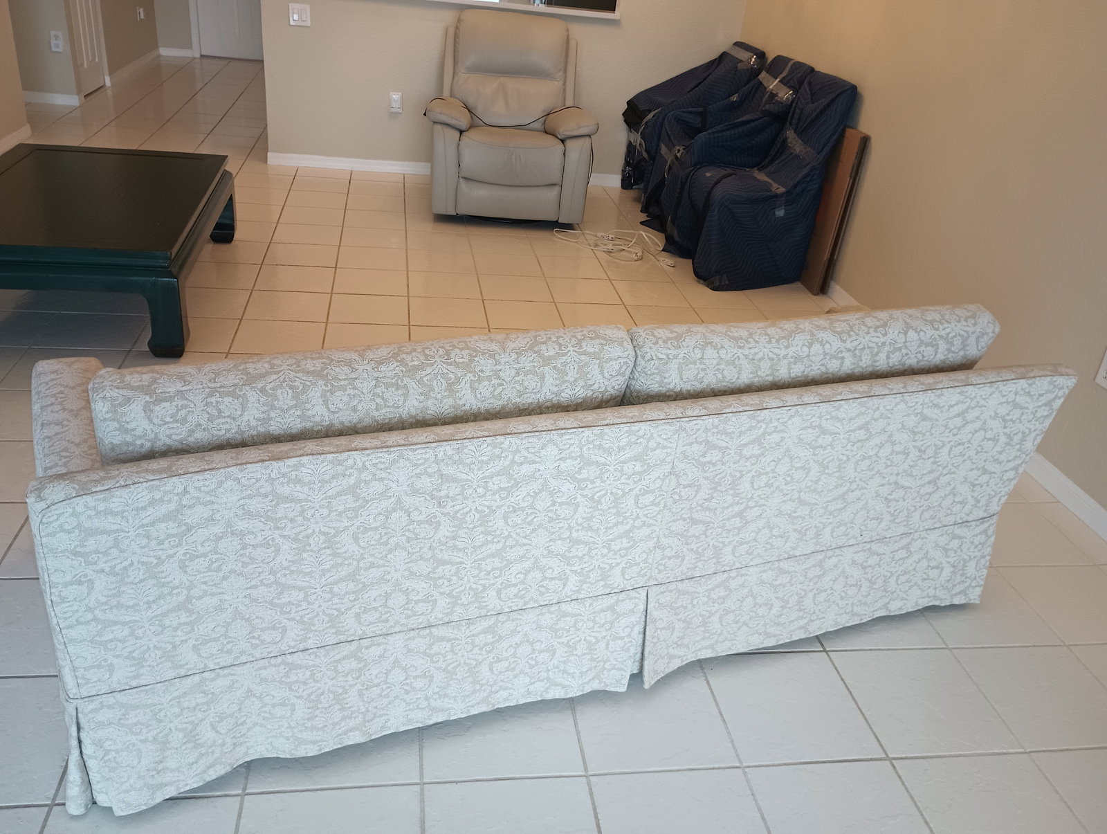 Ethan Allen Lynn With 2 Sets of SlipCover - 9