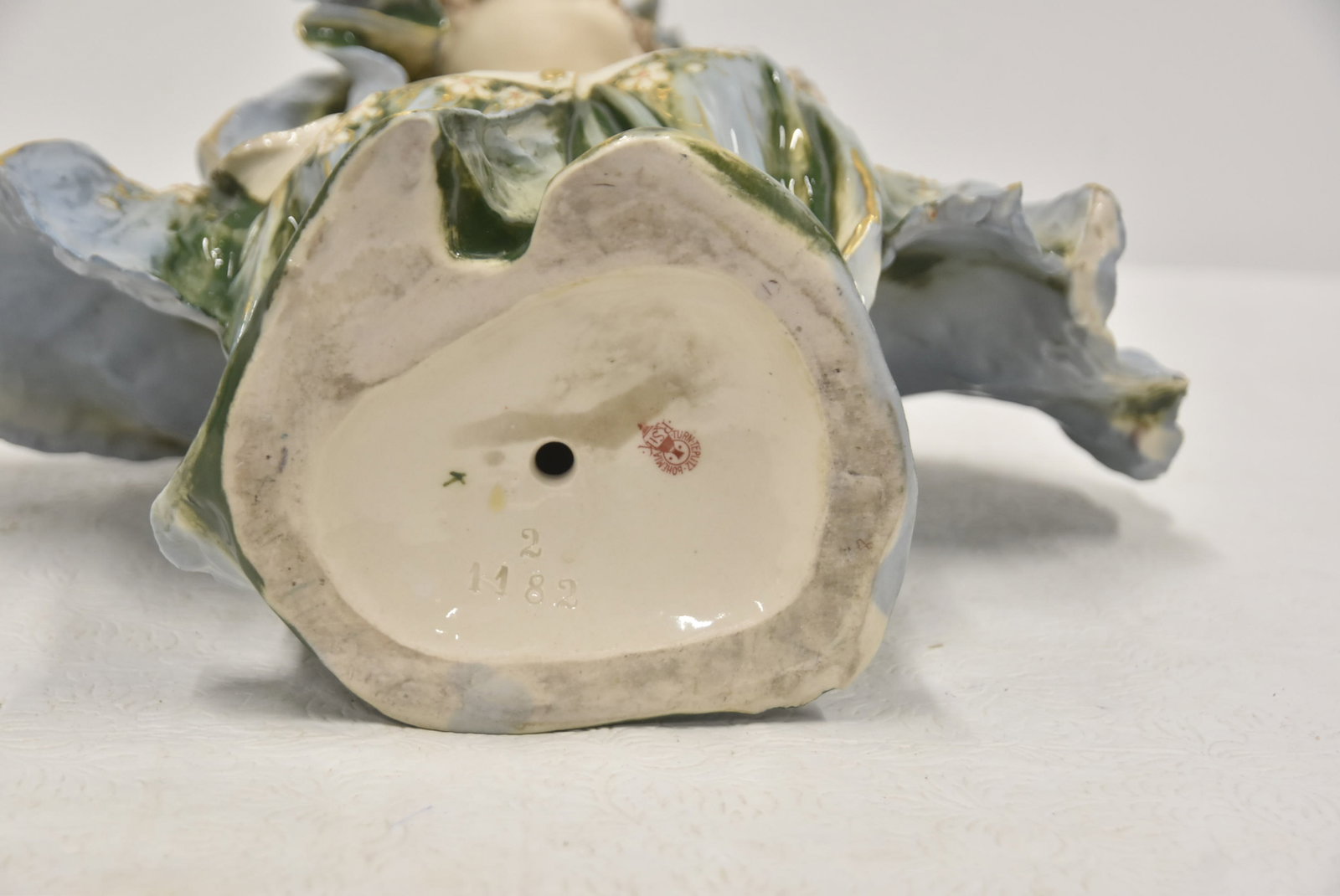 Early 20th Century Glazed Turn Tepltiz Amphora Bust of Woman - 11