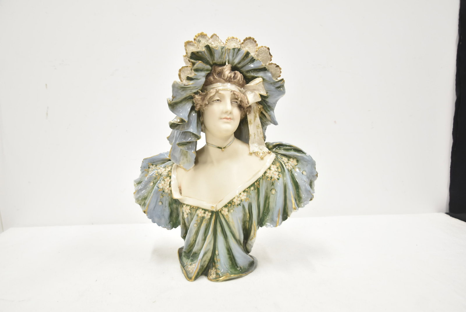 Early 20th Century Glazed Turn Tepltiz Amphora Bust of Woman - 2