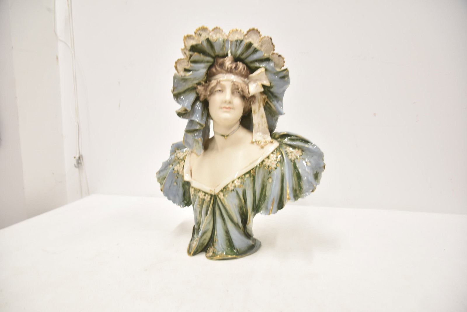 Early 20th Century Glazed Turn Tepltiz Amphora Bust of Woman - 3
