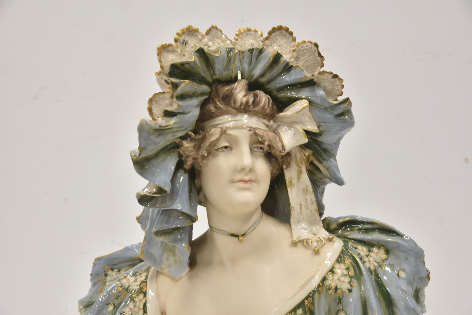 Early 20th Century Glazed Turn Tepltiz Amphora Bust of Woman - 4