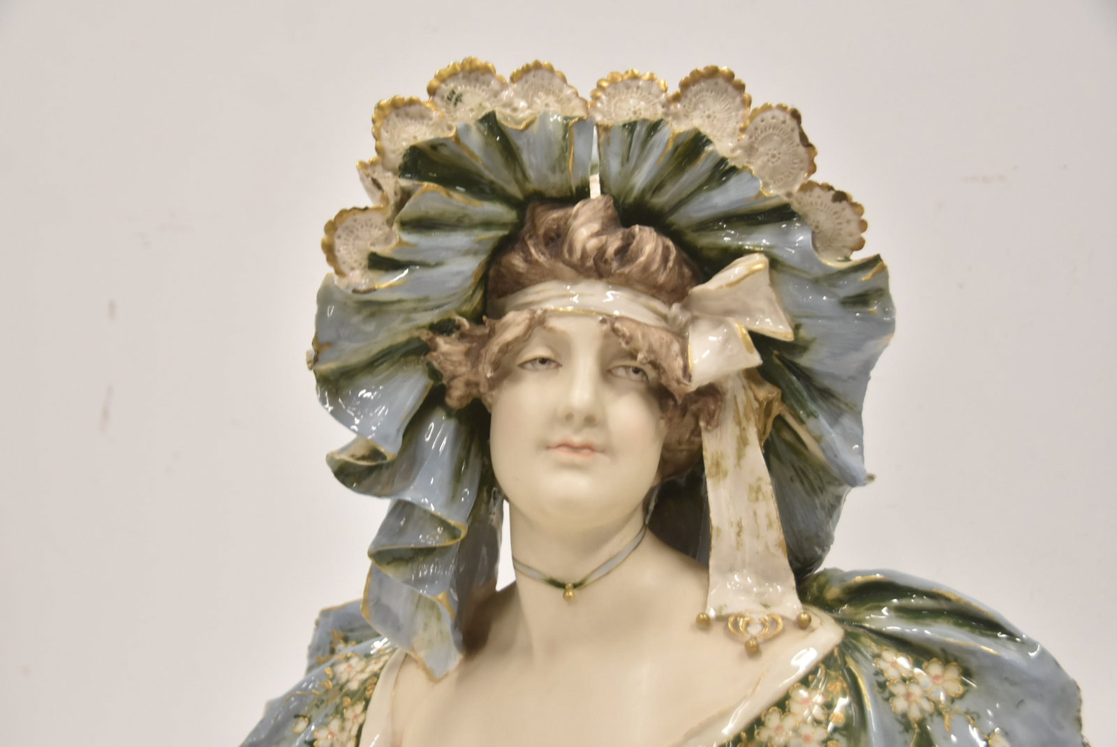 Early 20th Century Glazed Turn Tepltiz Amphora Bust of Woman - 7